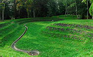 Ecoraster grindplaten in een grasveld